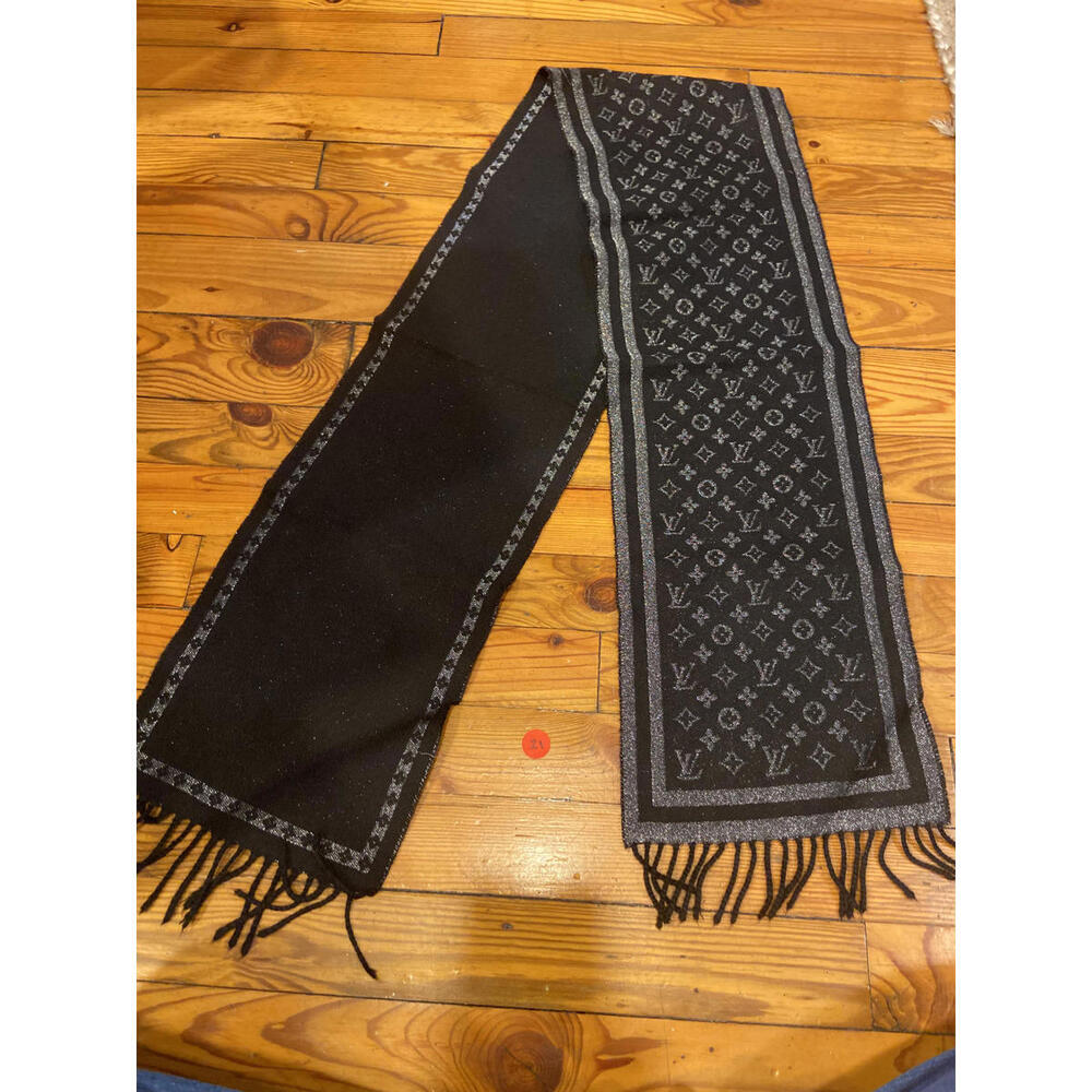 Louis Vuitton 100% Wool Monogram Scarf – Black & Silver, Made in Italy - Picture 2 of 2